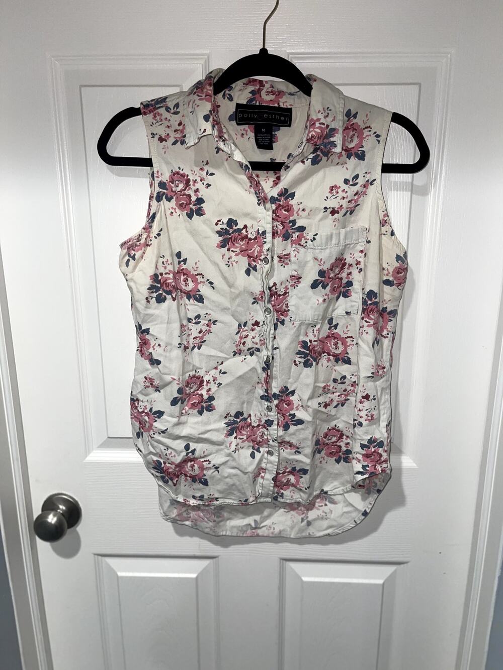 Polly & Esther White & Pink Vintage-Style Floral Sleeveless Button-Down Shirt